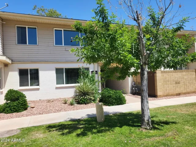 MLS: 6702764 Condo For Sale