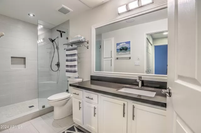 MLS: 6702997 Condo For Sale