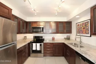 Photo #5: 6703398 Listing