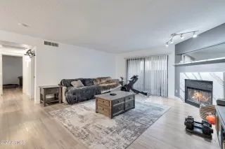 Photo #5: 6703579 Listing