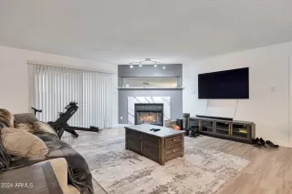 Photo #6: 6703579 Listing