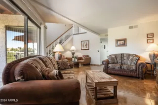 Photo #6: 6703647 Listing