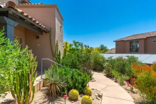 Photo #1: 6703728 Listing 