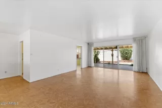 Photo #6: 6703739 Listing