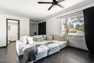 Photo #3: 6703806 Listing