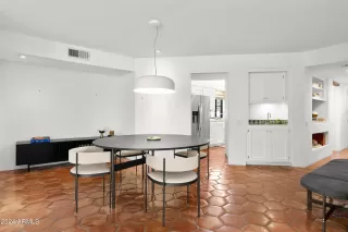 Photo #2: 6703964 Listing