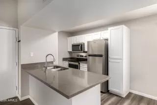 Photo #6: 6704748 Listing