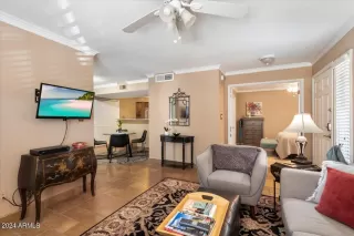 Photo #3: 6704986 Listing