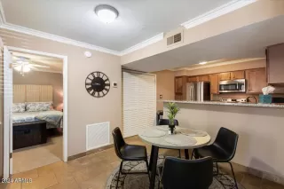 Photo #4: 6704986 Listing