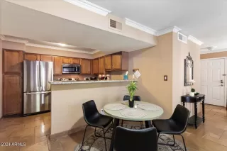 Photo #5: 6704986 Listing