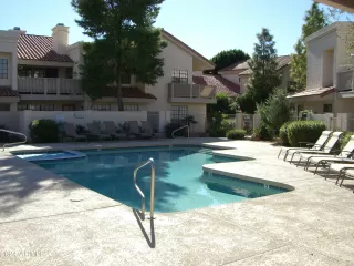 Photo #5: 6705176 Listing
