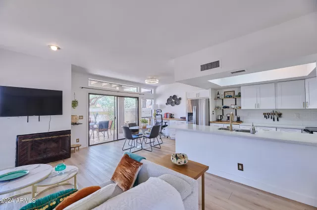 MLS: 6705616 Condo For Sale