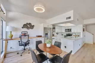 Photo #2: 6705616 Listing