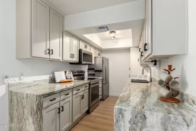 MLS: 6705748 Condo For Sale