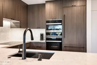 Photo #4: 6705800 Listing