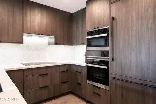 Photo #5: 6705800 Listing