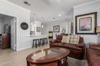 Photo #3: 6705858 Listing