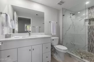 Photo #6: 6705858 Listing