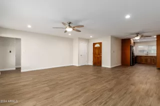 Photo #4: 6705870 Listing