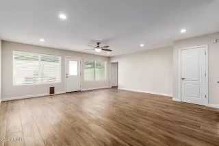 Photo #5: 6705870 Listing