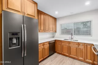 Photo #6: 6705870 Listing