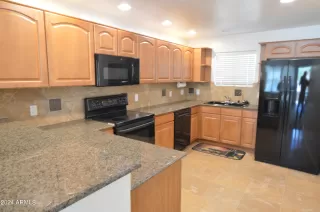 Photo #5: 6705903 Listing 