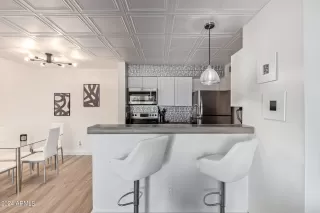 Photo #5: 6706527 Listing