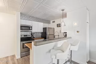 Photo #6: 6706527 Listing