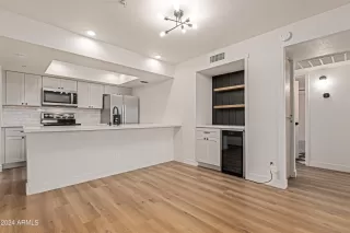 Photo #2: 6706915 Listing