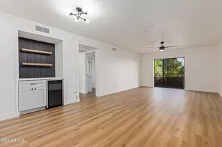 Photo #5: 6706915 Listing