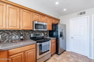 Photo #1: 6707044 Listing 