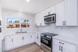 Photo #4: 6707391 Listing