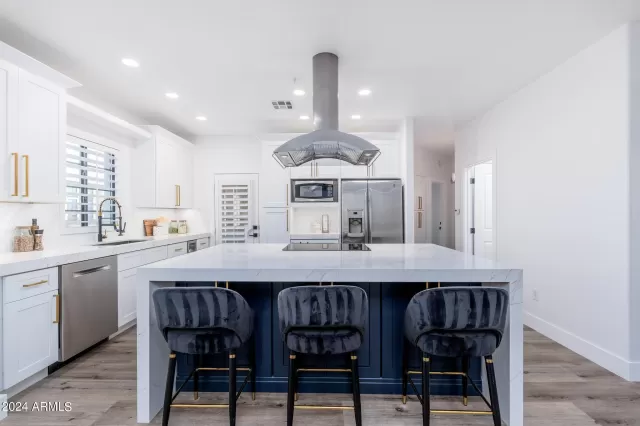 MLS: 6707453 Condo For Sale