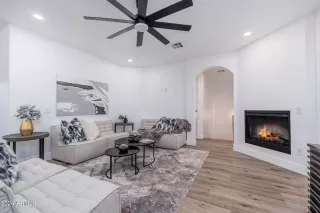 Photo #5: 6707453 Listing