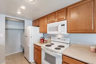 Photo #6: 6707488 Listing 