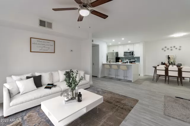 MLS: 6707536 Condo For Sale