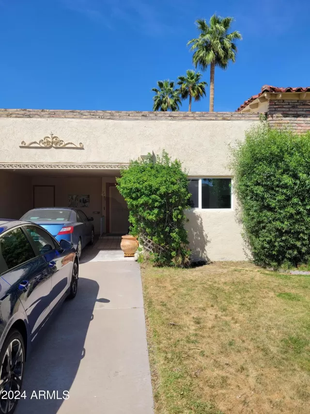 MLS: 6708009 Condo For Sale