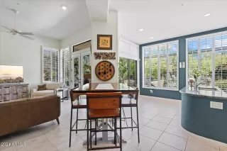 Photo #5: 6708203 Listing