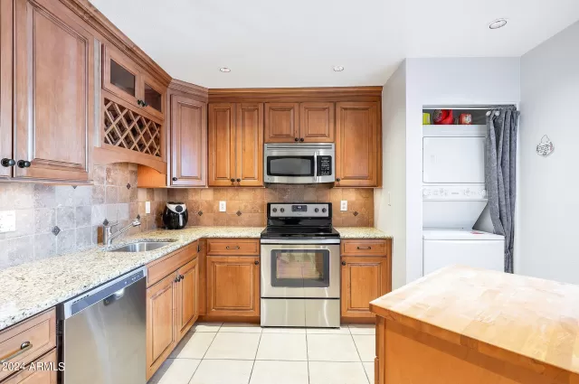 MLS: 6708436 Condo For Sale