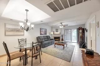 Photo #2: 6708436 Listing