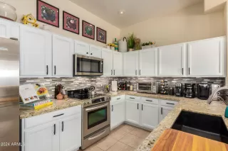 Photo #5: 6708670 Listing