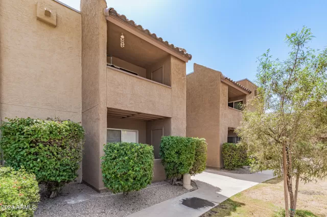 MLS: 6708906 Condo For Sale