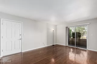 Photo #6: 6708906 Listing