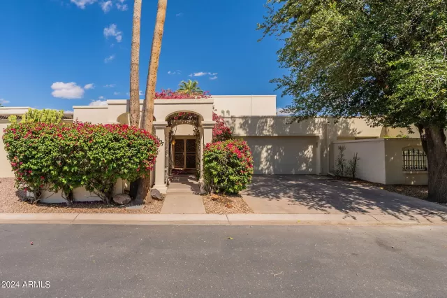 MLS: 6709005 Condo For Sale