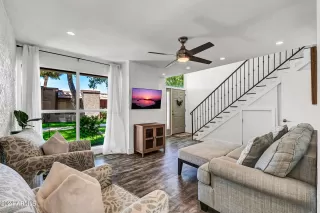 Photo #2: 6709119 Listing