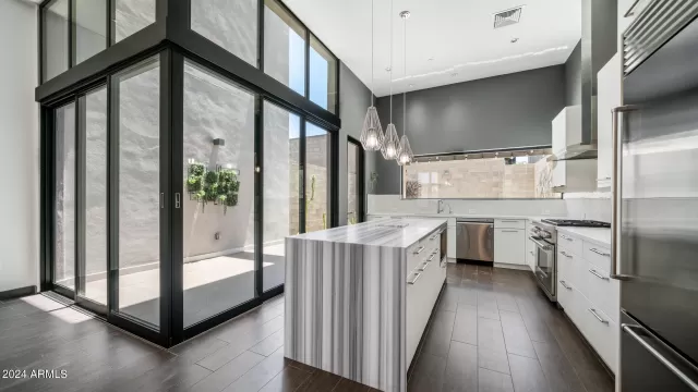 MLS: 6709235 Condo For Sale