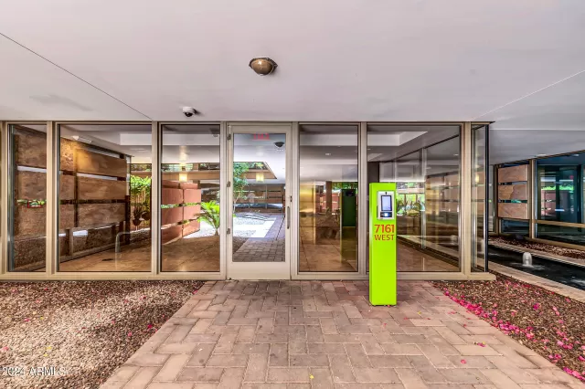 MLS: 6709302 Condo For Sale