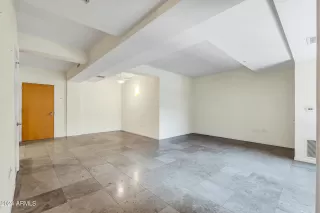 Photo #5: 6709302 Listing