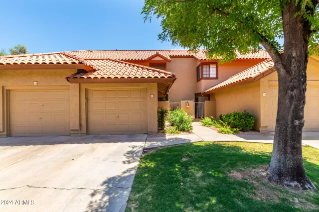 MLS: 6710068 Condo For Sale