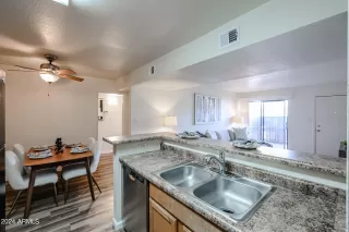 Photo #4: 6710130 Listing